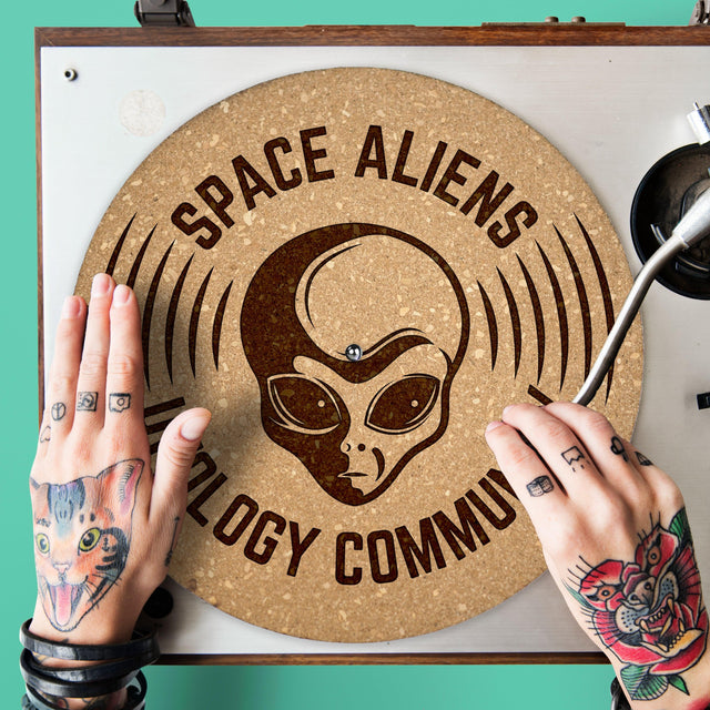 Aliens Turntable Slipmat - Audiophile-Grade Cork | Quetzal Studio - Quetzal Studio