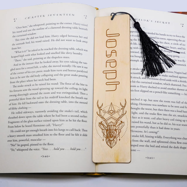 Personalized Wood Bookmark with Tassel - LOW POLY DEER - Quetzal Studio