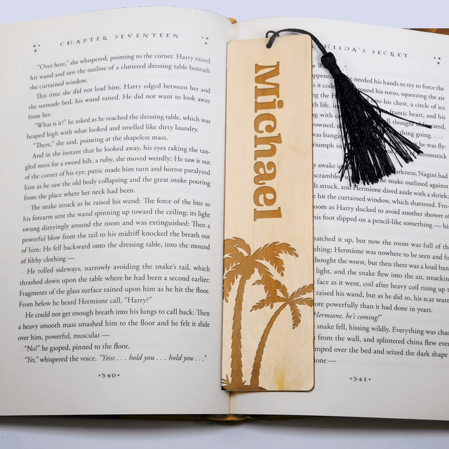 Personalized Wood Bookmark with Tassel - Palmtree - Quetzal Studio